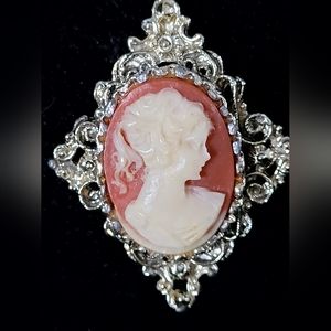 Goldtone Cameo Brooch/Pendant